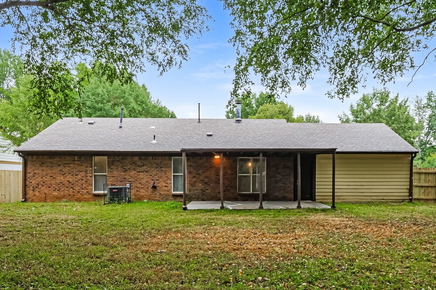 Building Photo - 6635 Dunbarton Dr