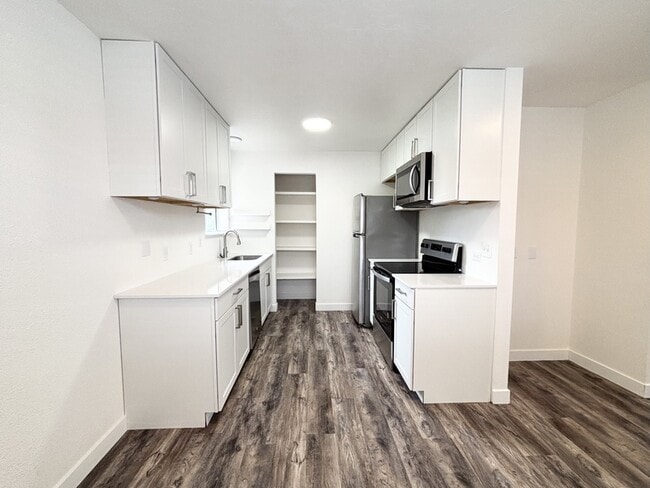 Building Photo - 436-436 S 800 W