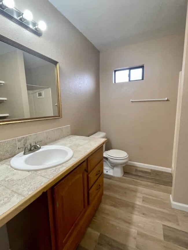 Building Photo - 823 G St NW