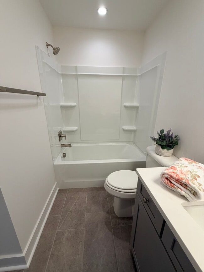 Building Photo - Four Bedroom Town Home in Old Stoney Village- Two Primary Suites