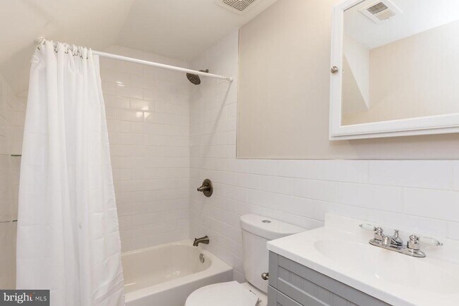 Building Photo - 237 S 45th St