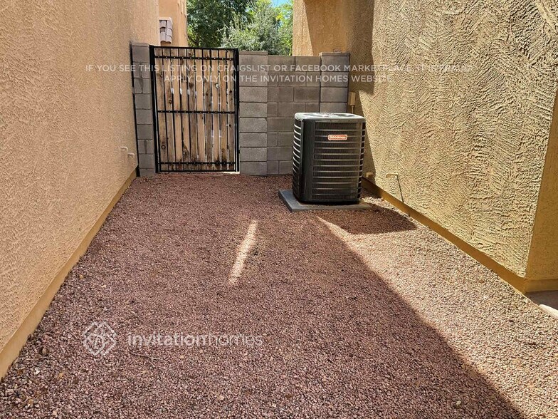 Building Photo - 1443 S Ponderosa Dr