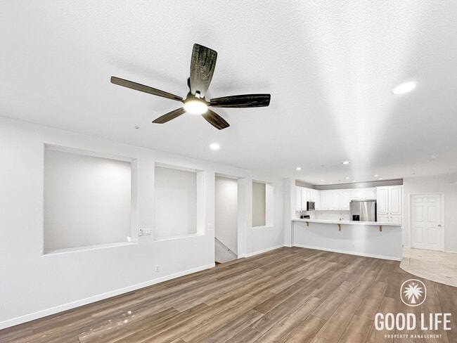 Building Photo - Stylish 2-Bed 2-Bth Home in Irvine with Pool, Jacuzzi, Basketball Court, Balcony & 2 Car Attached...