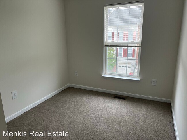 Building Photo - 3 br, 2.5 bath House - 2410 Saint Albert T...