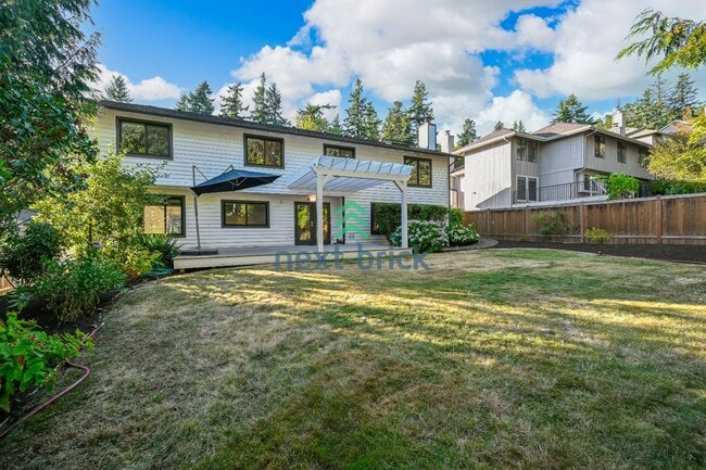 Building Photo - Stunning 5-Bedroom Home in Bellevue’s Top School District!