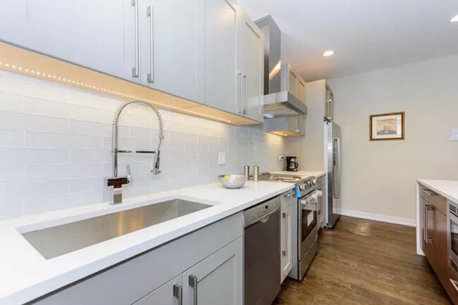 Building Photo - New Construction 3 Bed/ 2 bath Andersonville/Edgewater