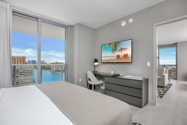 Building Photo - 4010 S Ocean Dr