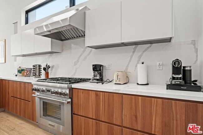 Building Photo - 12136 Clarkson Rd