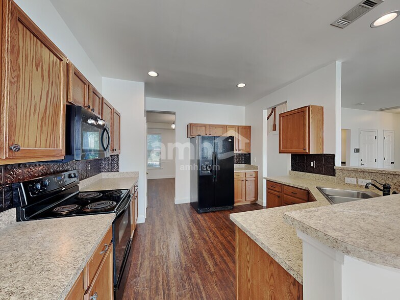 Building Photo - 4059 Houldsworth Dr