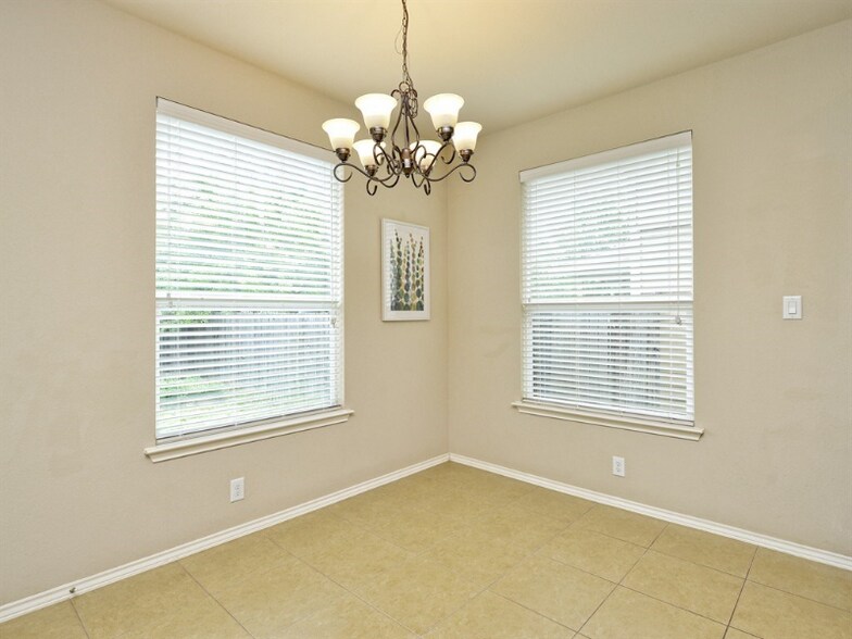 Building Photo - 8725 White Ibis Dr