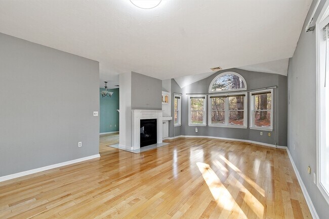 Building Photo - 1105 Ridgefield Cir