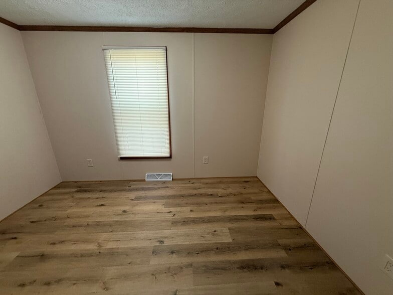 Building Photo - 145 Terri Dr