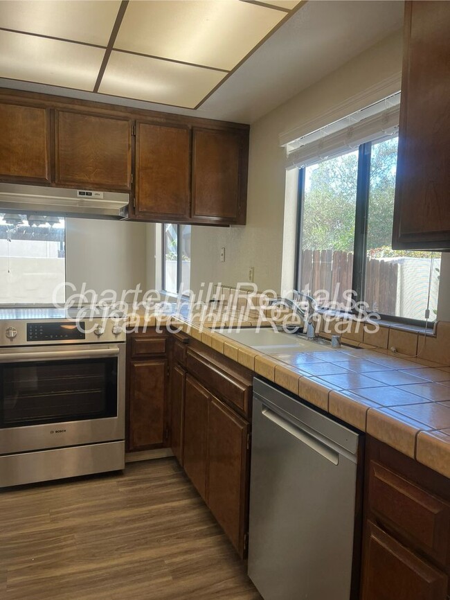 Building Photo - Lovely single level condo in Brush Creek V...