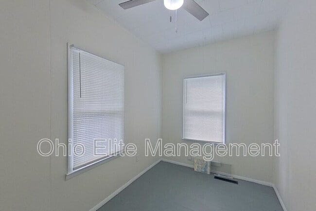 Building Photo - 1473 Thomas Ave