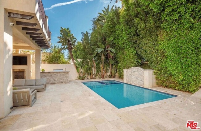 Building Photo - 331 Canon Dr