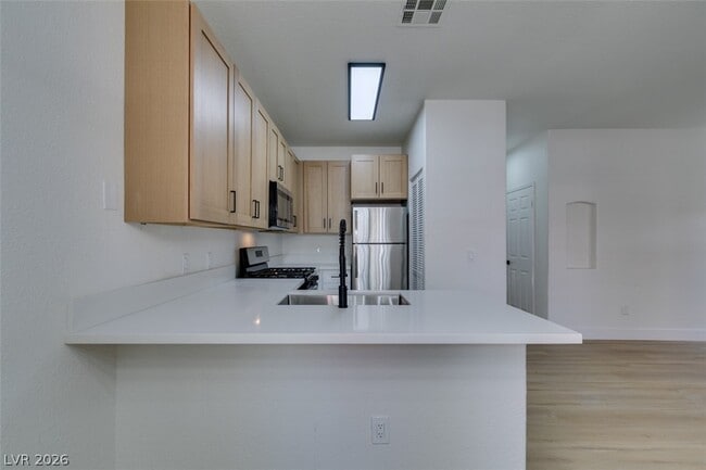 Building Photo - 4730 E Craig Rd