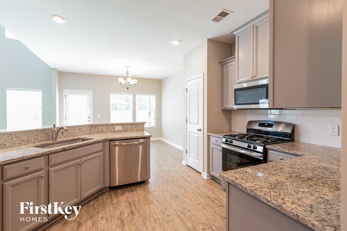 Building Photo - 772 Redbud Ln