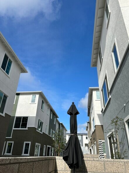 Building Photo - 1472 W Sunrise Ln