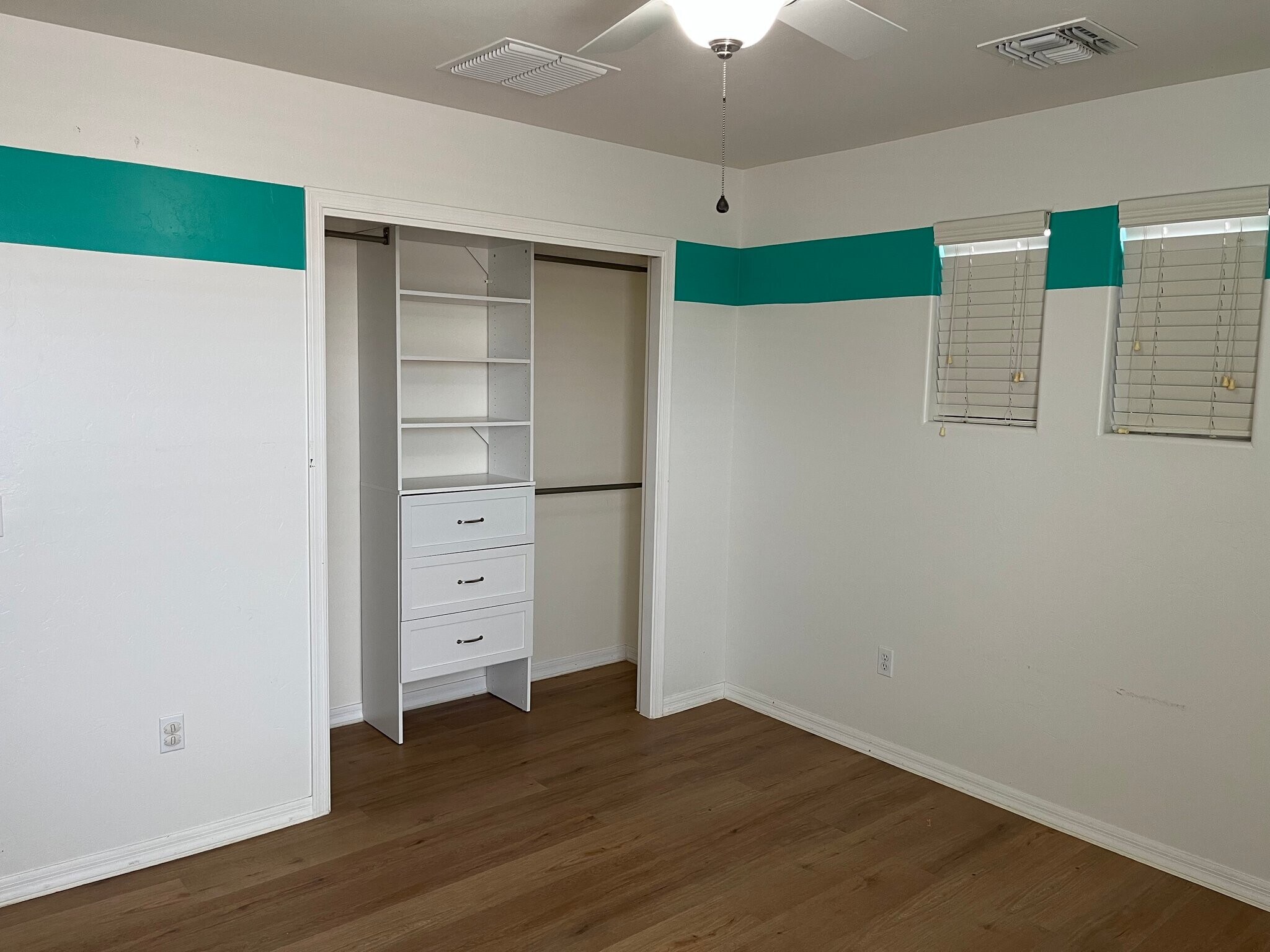 Building Photo - 10437 S Painted Mare Dr