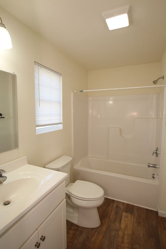 Building Photo - Modern Home for Immediate Occupancy – Avai...