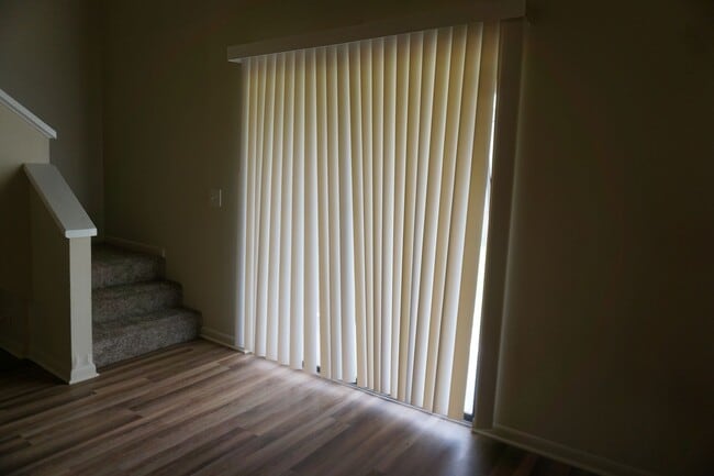 Building Photo - 2 bedroom 2 Bathroom close to NAS Jax