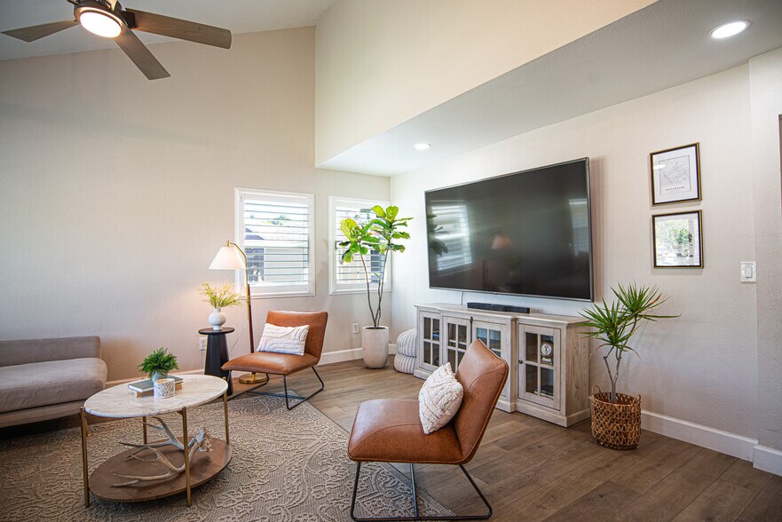 Building Photo - 5239 Hubbert St