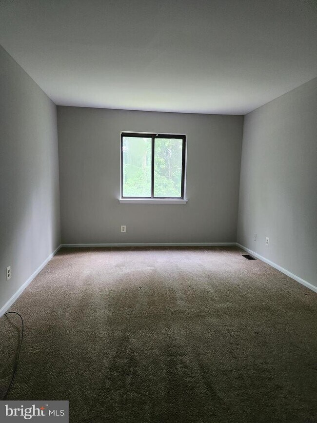 Building Photo - 39 5 Crown Royal Cir