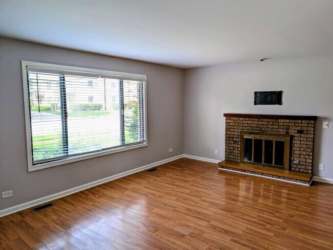 Building Photo - 1003 Manchester Ct