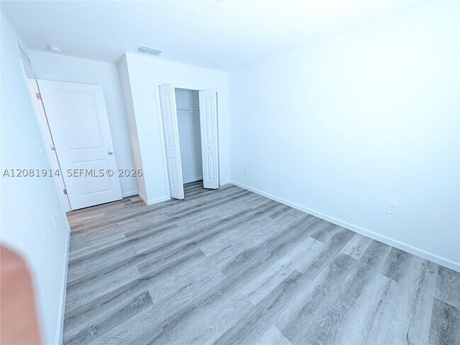 Building Photo - 890 Timberland Dr