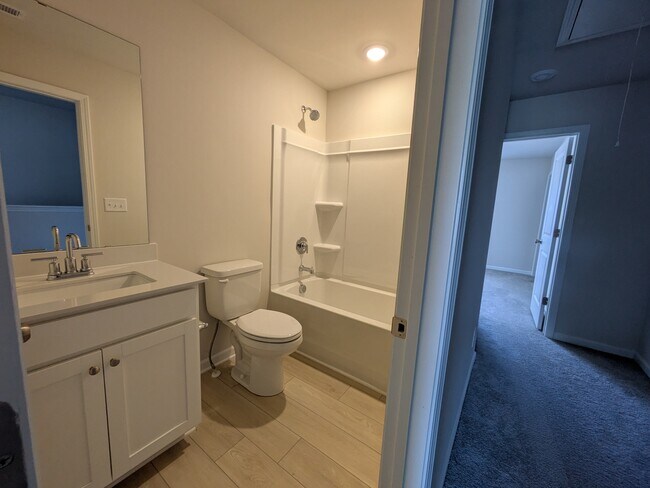 Building Photo - 831 Powder Br Dr