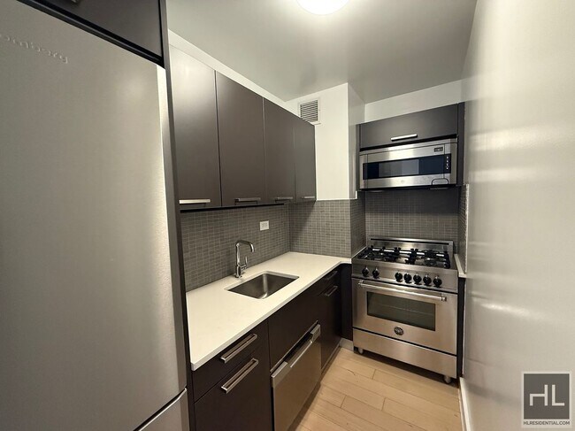 Building Photo - East 39th Street