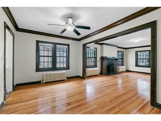 Building Photo - 2512 Dupont Ave S