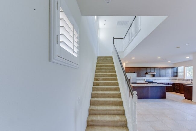 Building Photo - 7181 Logsdon Dr