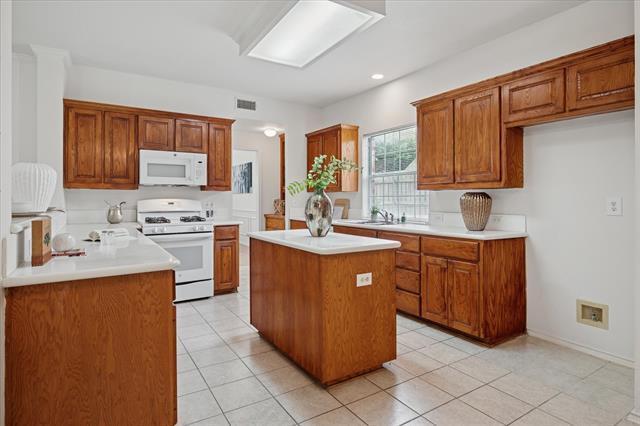 Building Photo - 6629 Wickliff Trail