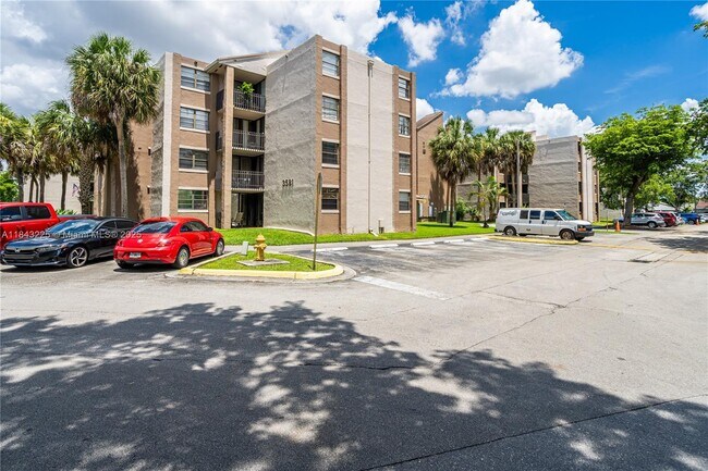 Building Photo - 3561 SW 117th Ave