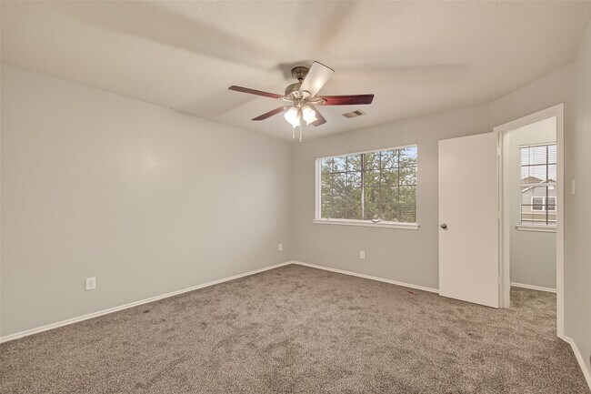 Building Photo - 10902 Clear Villa Ln