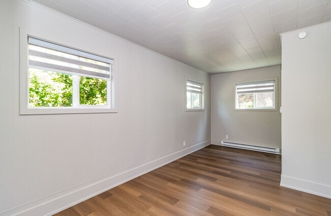 Building Photo - 607 3rd St