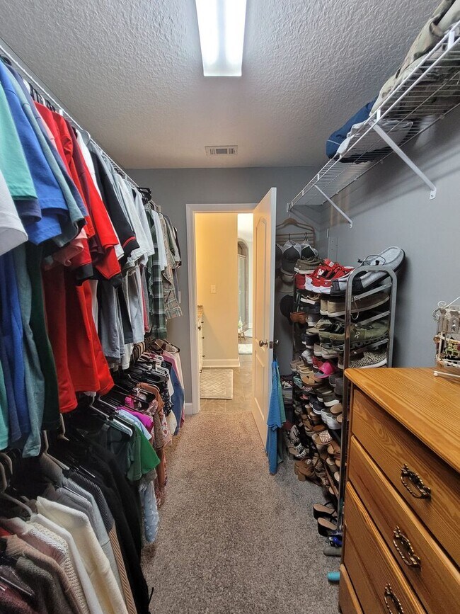 Building Photo - Exquisite Southern Living: 3BR/2BA Gem with Modern Touches, Fenced Yard, and Community Pool in Be...