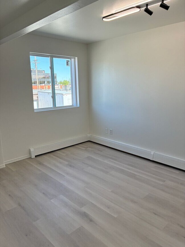 Building Photo - 3200 Spenard Rd