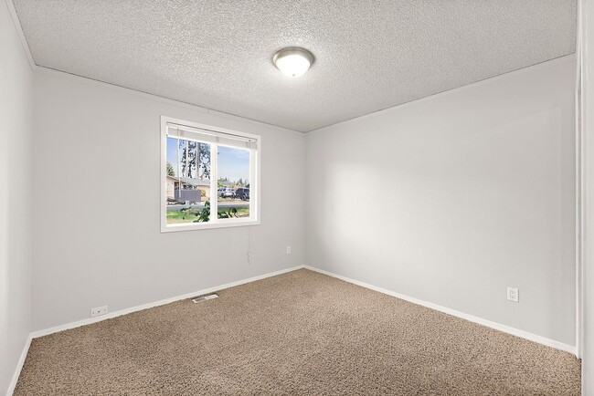 Building Photo - Charming 3-Bed Rental Home in Olympia | Pe...