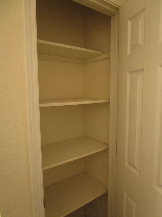 Building Photo - 4404-4404 W Jeana Ct