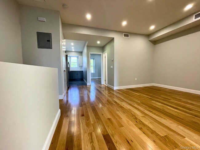 Building Photo - 255 Amboy St