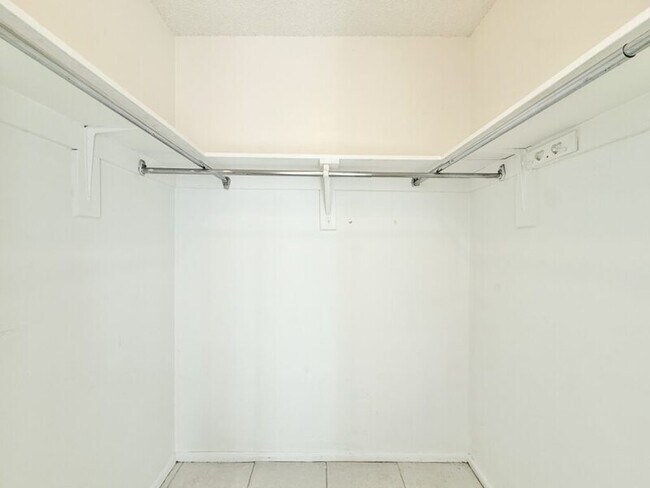 Building Photo - 2658 Sunny Breeze Ave