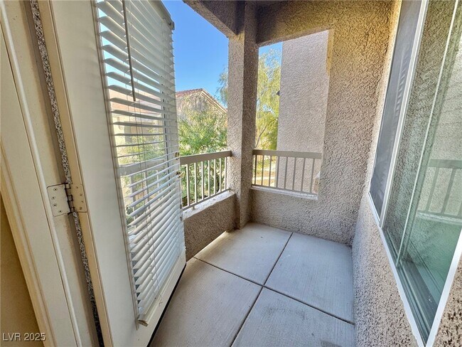 Building Photo - 10550 W Alexander Rd