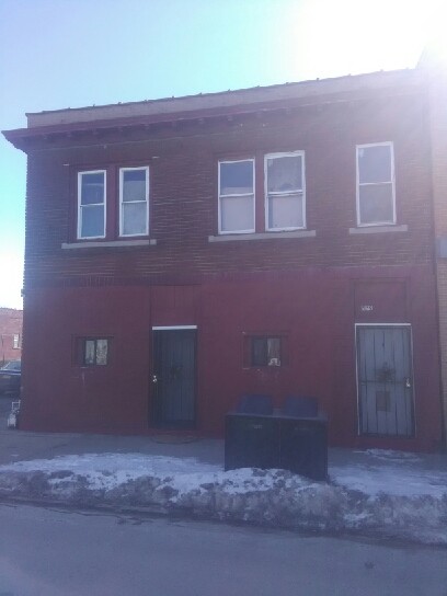 Primary Photo - 579 E Delavan Ave