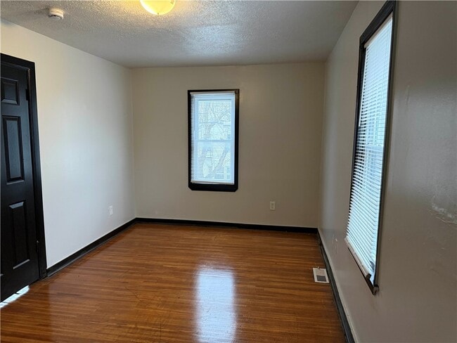 Building Photo - 710-712 Jay St