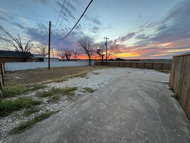 Building Photo - 257 Brettwood Dr