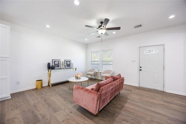 Building Photo - 7950 Miley St