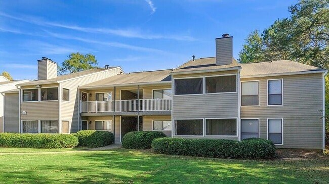 Building Photo - 3600 Park Lake Ln