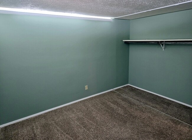 Building Photo - 4705 Midridge Dr